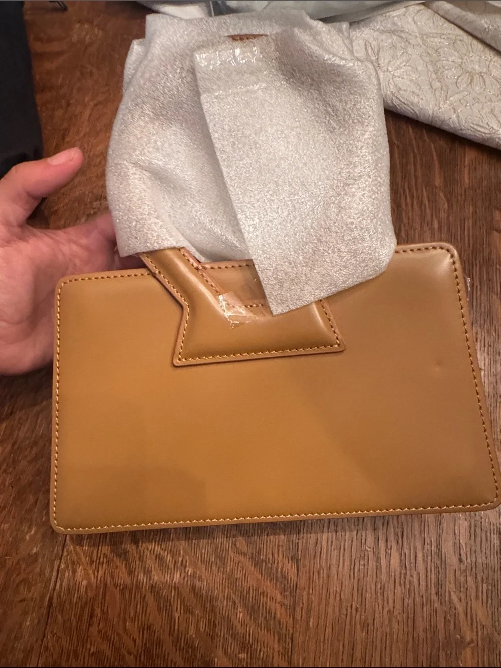 Luar sleek tan